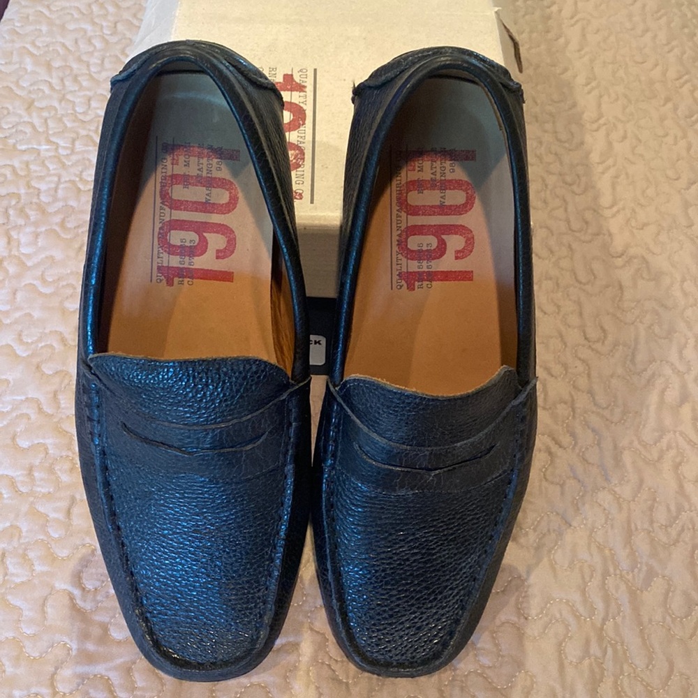 Mens leather driving penny loafer
